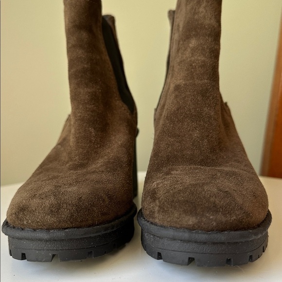 Vince Henderson Chelsea Boot Brown Suede Lug Sole Block Heel Slip On Boho Chic - Picture 8 of 14